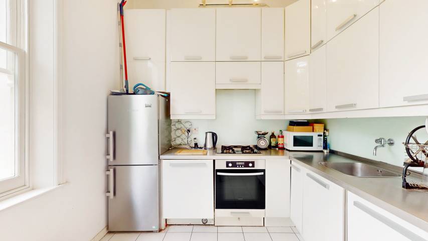			3 Bedroom, 2 bath, 1 reception Flat			 Priory Terrace, South Hampstead